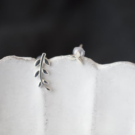 silver925 リーフ＆リーフ アシンメトリーピアス