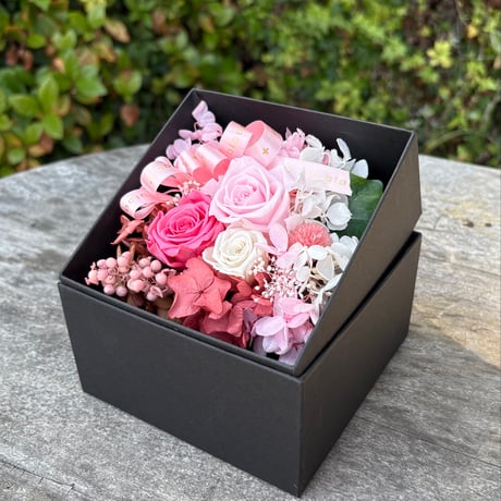 プリザーブドフラワー　ギフトBOX　(pink×white)
