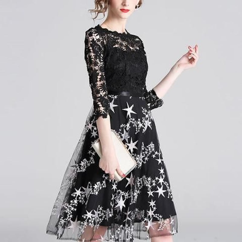 Harriss レース刺繍フレアドレスワンピース 黒 微光沢 上品 美シルエット Harriss レース刺繍フレアドレスワンピース 黒 微光沢 上品 美