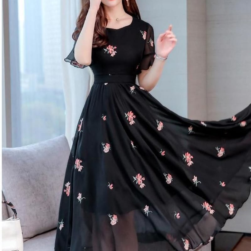 美品✨️セルフォード Aライン 小花柄 半袖 ロング丈 ワンピースVネック 36 美品✨️セルフォード Aライン 小花柄 半袖 ロング丈 ワンピース
