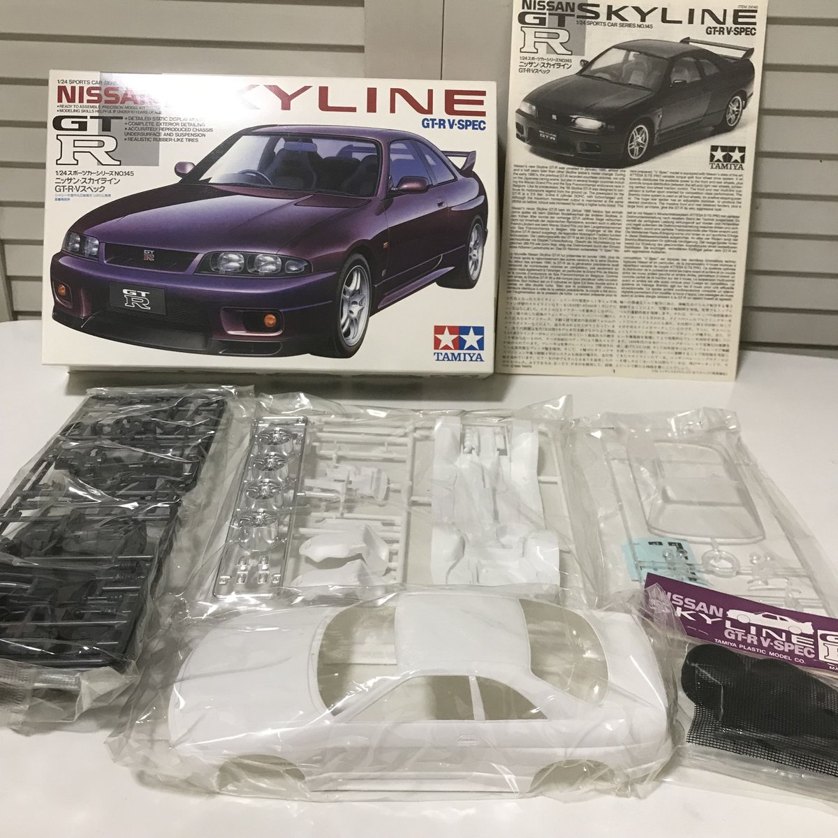 タミヤ模型 日産 スカイライン GT-R R33 V-Spec 1/24 | TOY's STORE
