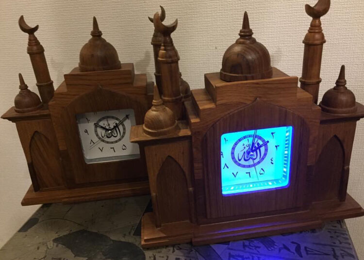 【最後の１台】モスク型AZAN爆音目覚まし時計 Amazon.co.jp: AZAN CLOCK モスク型爆音アザーン目覚まし時計