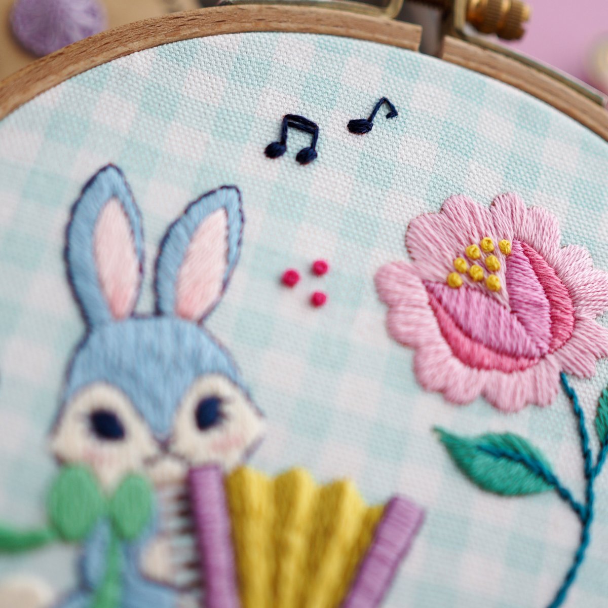 PDF刺繍図案「アコーディオン弾きのうさぎ」 | spica-pika