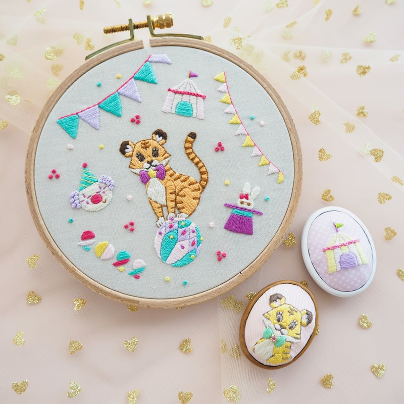 トラ 刺繍絵 虎 刺繍絵 魔除け | Shop at Mercari from Japan! | Buyee