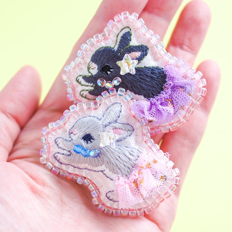 バレリーナのうさぎさん」ミニ刺繍ブローチ | spica-pika
