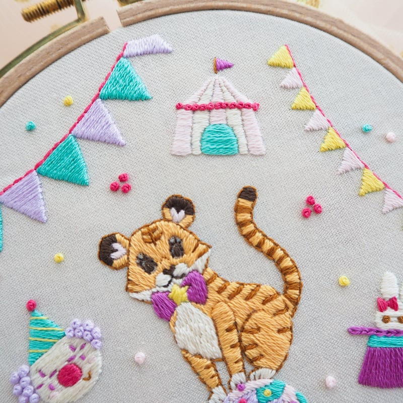 PDF刺繍図案「トラさんのパステルサーカス」 | spica-pika