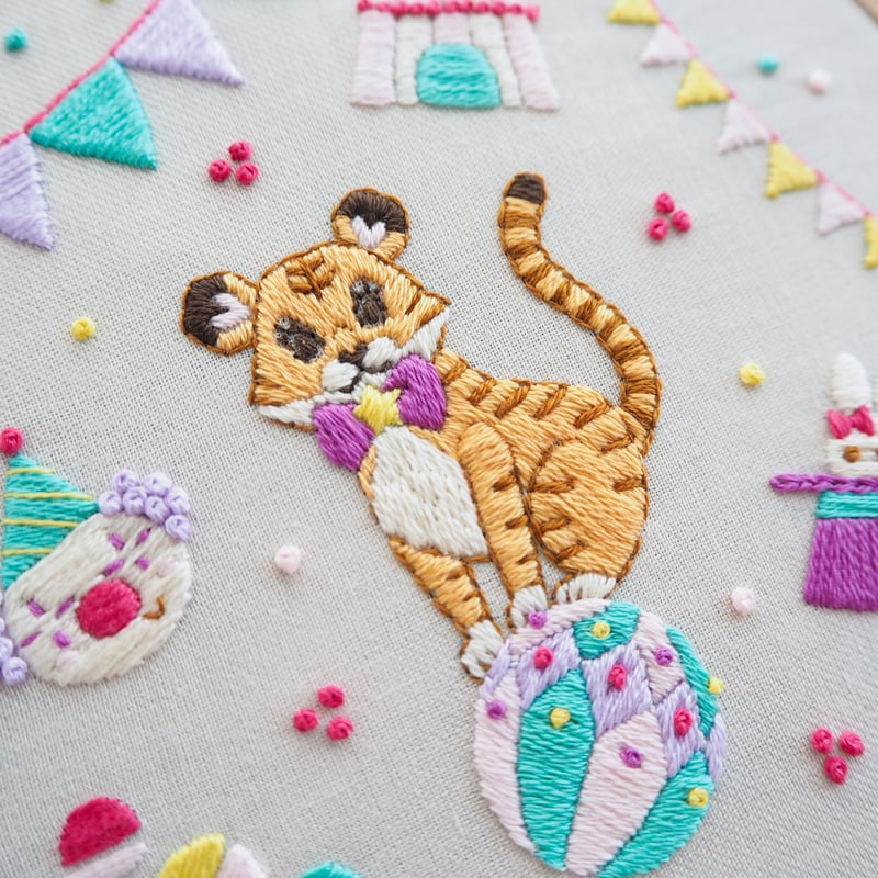 PDF刺繍図案「トラさんのパステルサーカス」 | spica-pika