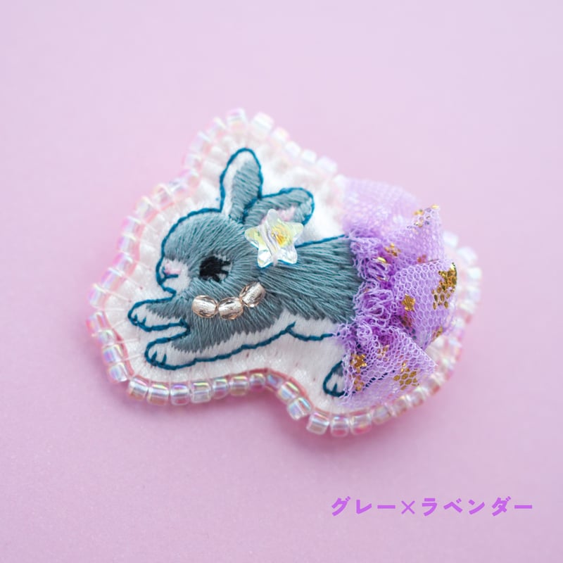 バレリーナのうさぎさん」ミニ刺繍ブローチ | spica-pika
