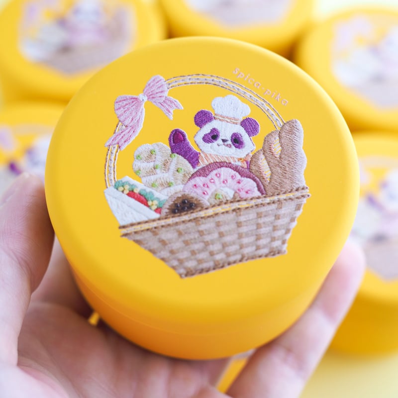 ミニ刺繡缶 小物入れ「パンダのパン屋さん」 | spica-pika 