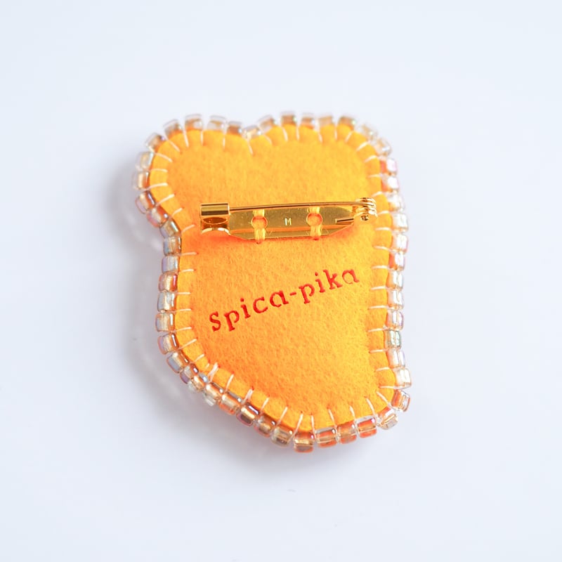 森のかわいいリスさん」ミニ刺繍ブローチ | spica-pika