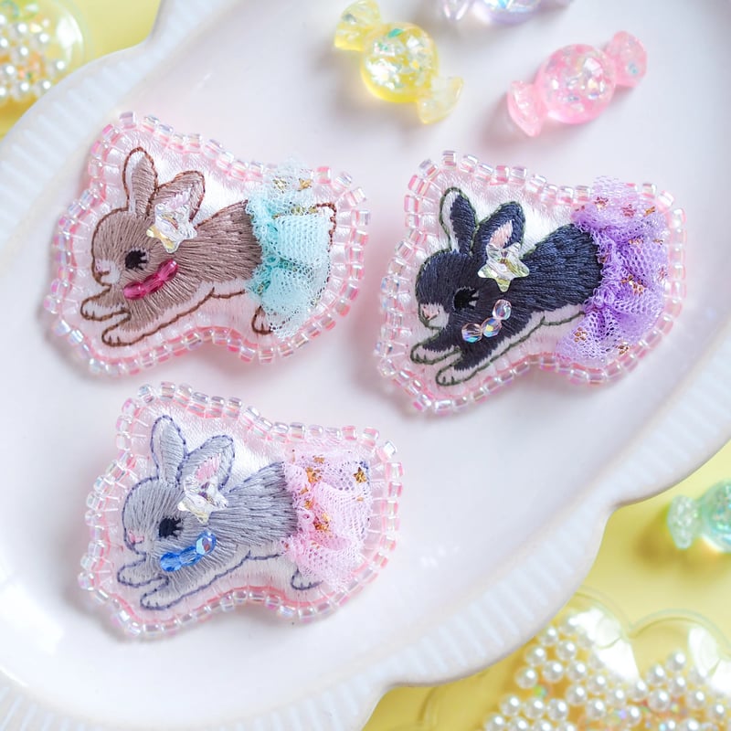 バレリーナのうさぎさん」ミニ刺繍ブローチ | spica-pika