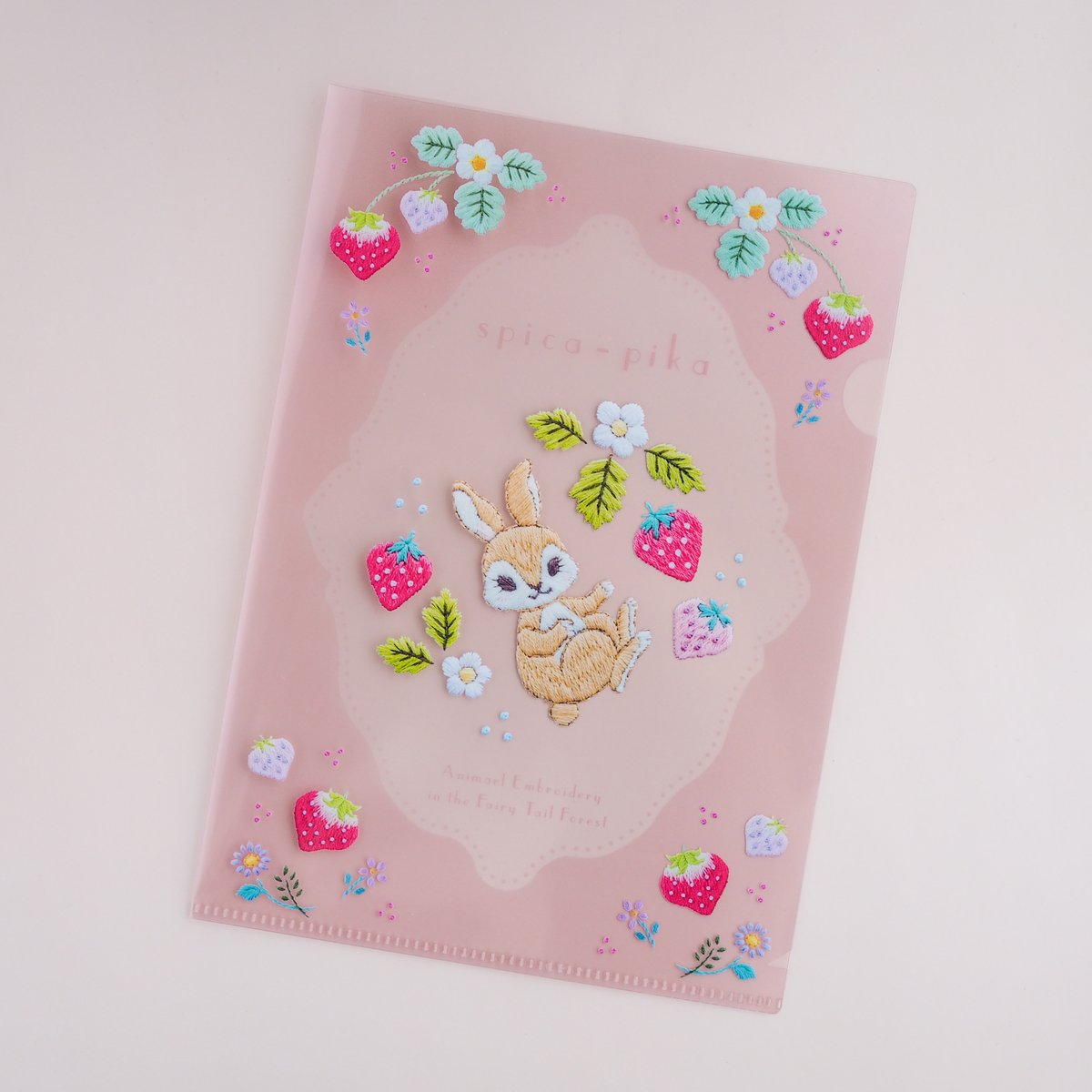 A5クリアファイル「いちご大好きうさぎさん」 | spica-pika