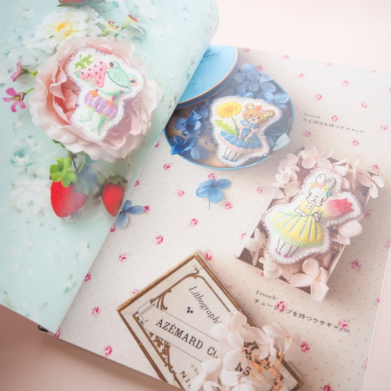 サイン本『おとぎの森の動物刺繍』（ポストカード3枚つき） | spica-pika