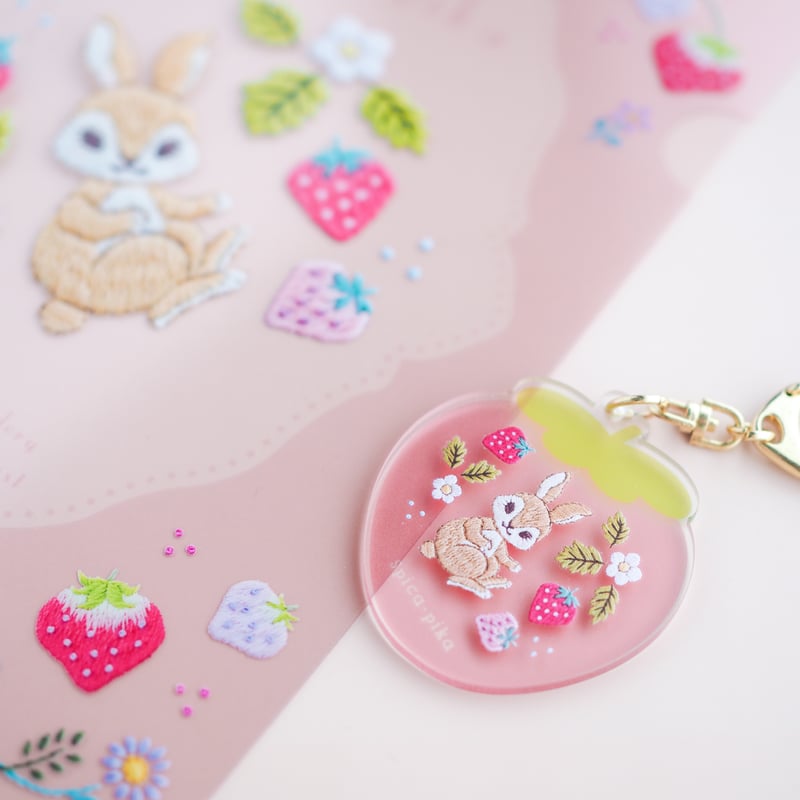 本当に刺繍したみたいなアクリルキーホルダー | spica-pika