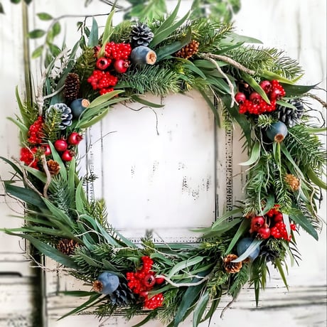 【生花に見える】特大 ホテル仕様 クリスマスリース アーティフィシャルフラワー 造花 ユーカリ マツ 木の実 冬 リース