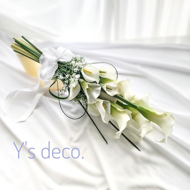 生花に見える】/カラーとかすみ草のウェディングブーケ 白 人気 高級 生花に見える】/カラーとかすみ草のウェディングブーケ 白 人気 高級