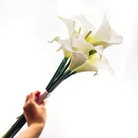 【生花に見える】/カラー白 高級造花 ウェディングブーケ アーティフィシャルフラワー 結婚式 前撮り 人気 造花ブーケ 海外挙式 カラーのウェディングブーケ