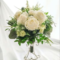【生花に見える】白 薔薇 グリーン ウェディングブーケ 造花ブーケ ブートニア付 クラッチブーケ 高級造花  ジャスミン ユーカリ