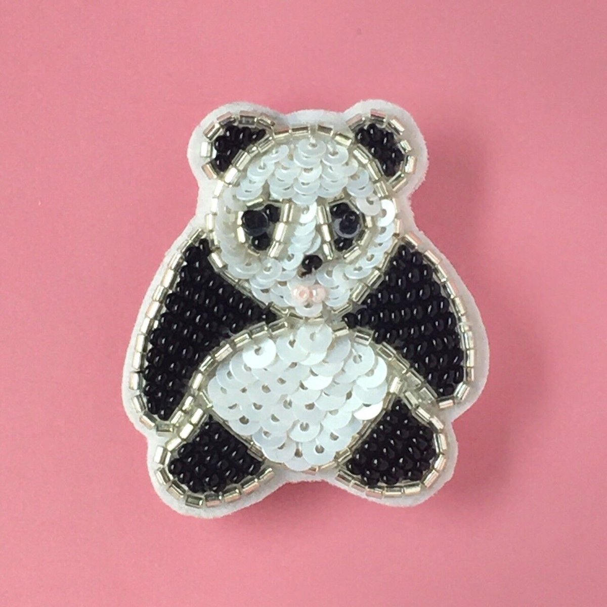 かんたんビーズ刺繍キット パンダのブローチ | チリア ビーズ刺繍