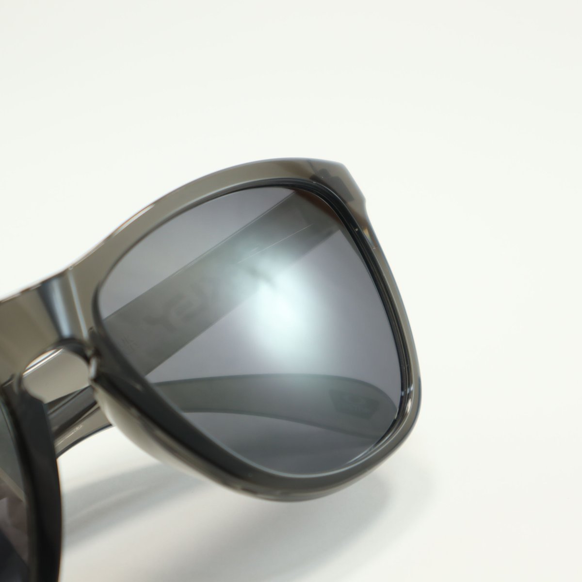OAKLEY オークリー FROGSKINS フロッグスキン Grey Smoke / Bla OAKLEY オークリー FROGSKINS フロッグスキン Grey Smoke / Bla