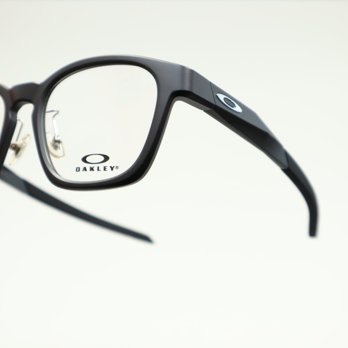OAKLEY オークリー シャックル メガネフレーム OX8197D-0150 OAKLEY オークリー SHACKLE シャックル OX8197D-0150 | メガネのクギミヤ