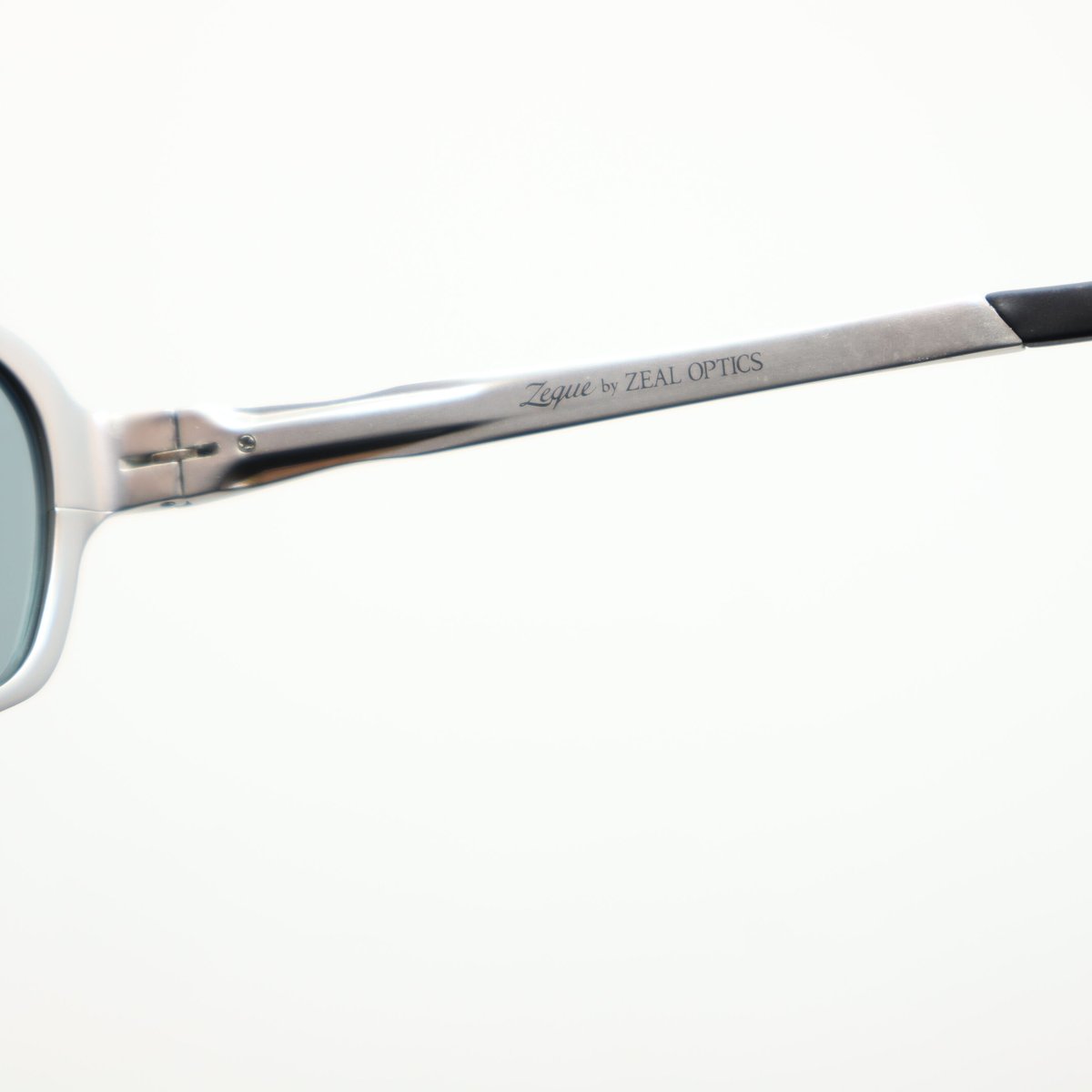 Zeque by ZEAL OPTICS (ゼクーバイジールオプティクス) Dorio (ドリオ) / SILVER & BLACK / MASTER BLUE : SILVER MIRROR