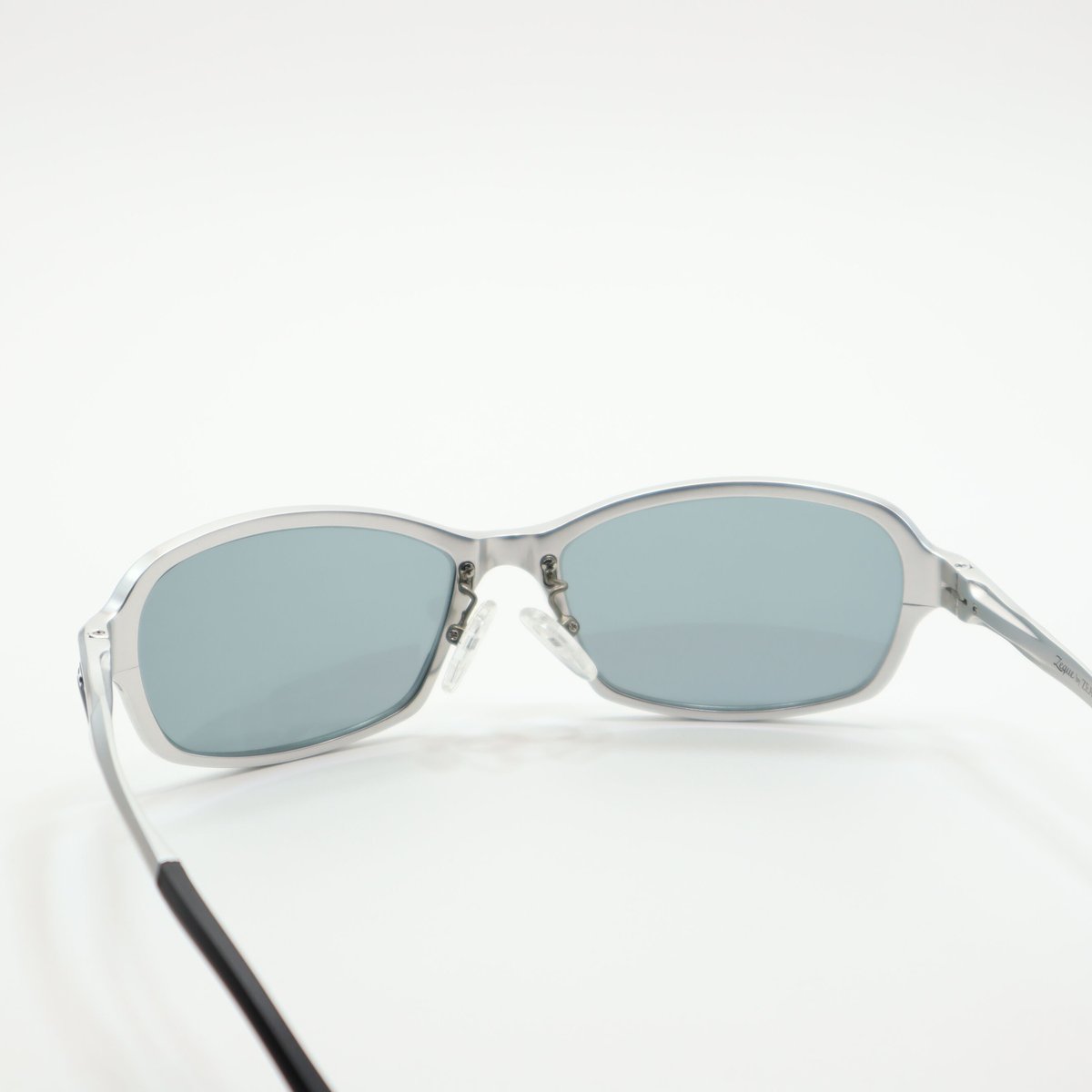 Zeque by ZEAL OPTICS (ゼクーバイジールオプティクス) Dorio (ドリオ) / SILVER & BLACK / MASTER  BLUE : SILVER MIRROR