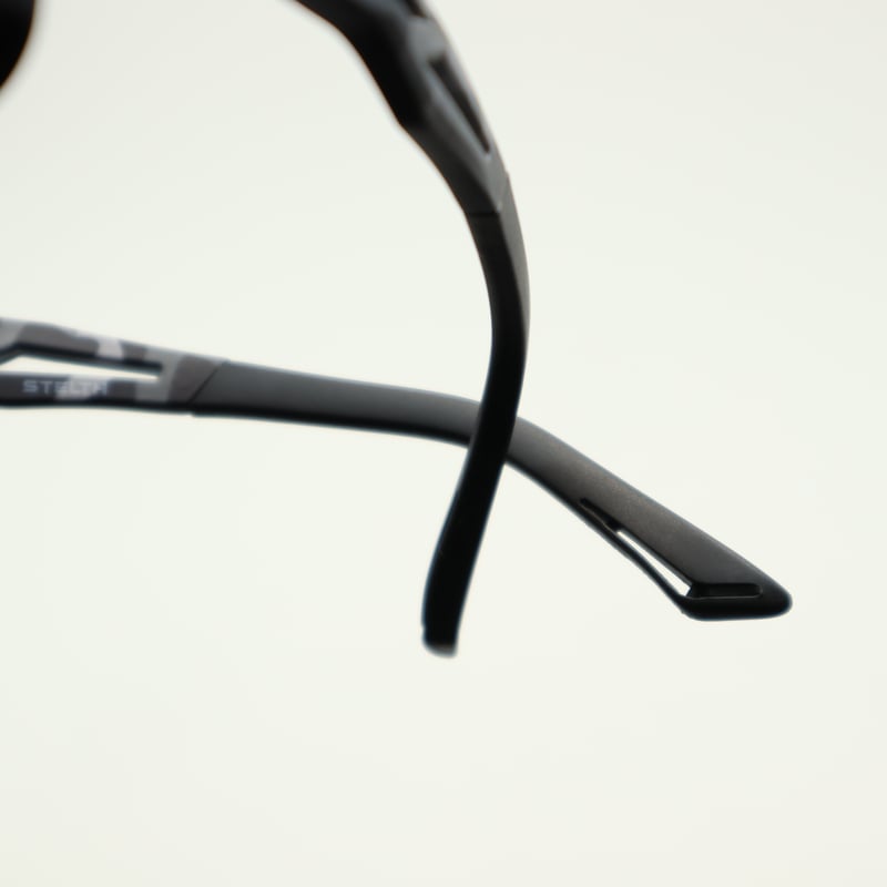 Zeque by ZEAL OPTICS (ゼクーバイジールオプティクス) STELTH Zeque by ZEAL OPTICS (ゼクーバイジールオプティクス) STELTH