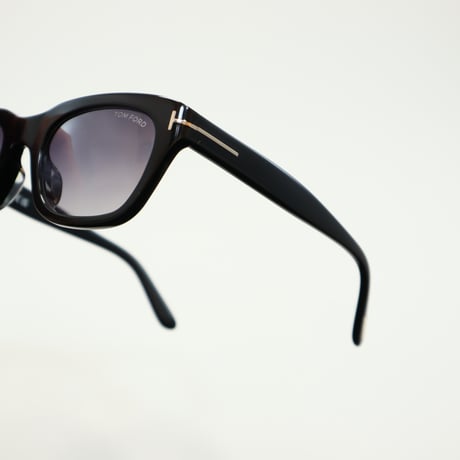 TOM FORD トムフォード TF237-F 01B Snowdon