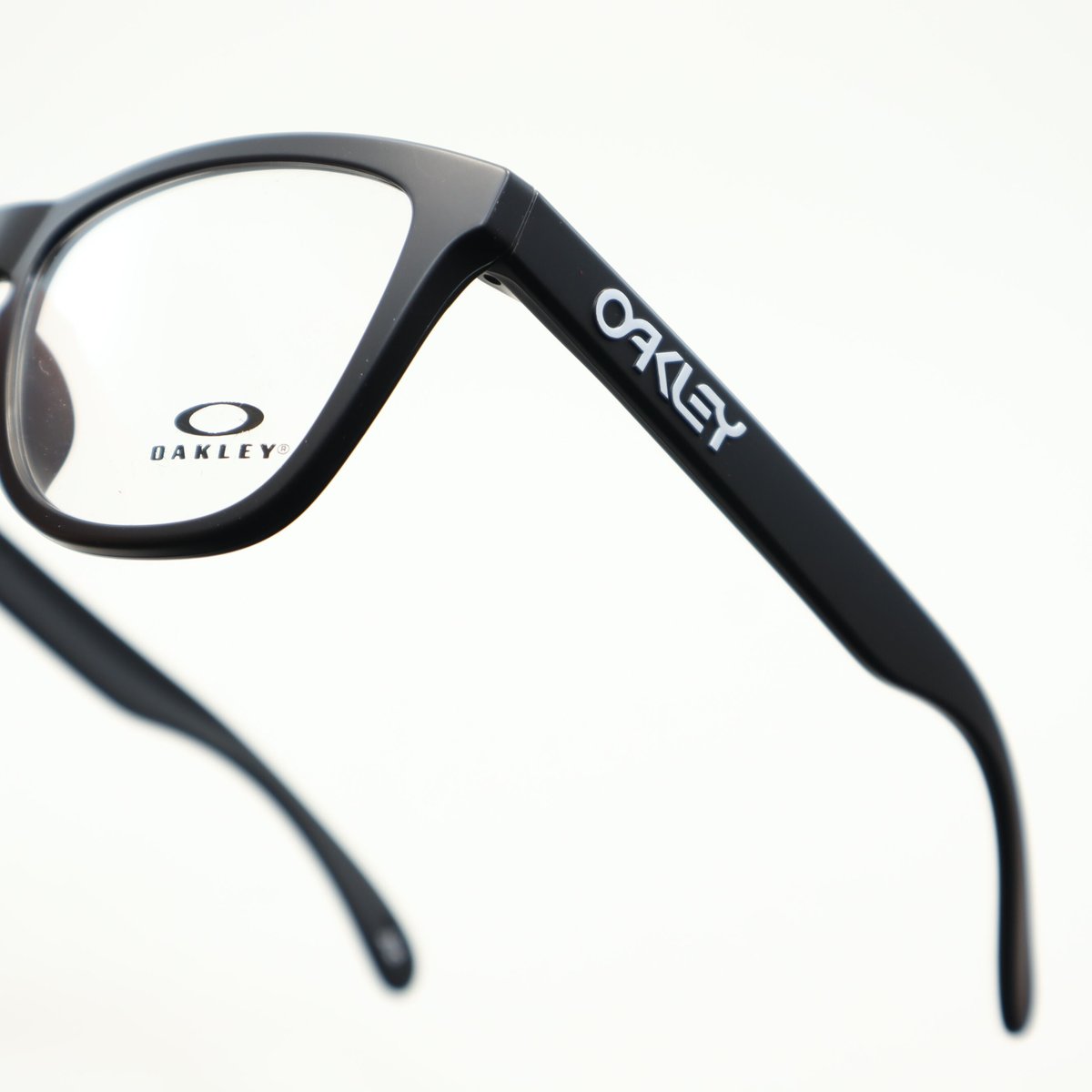 オークリーox8137-03偏光ブラウンサングラスFrogskins