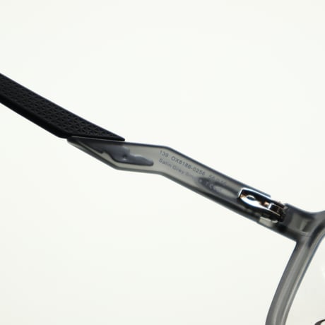 OAKLEY オークリー Futurity rs フューチャリティ アールエス OX8186-0256