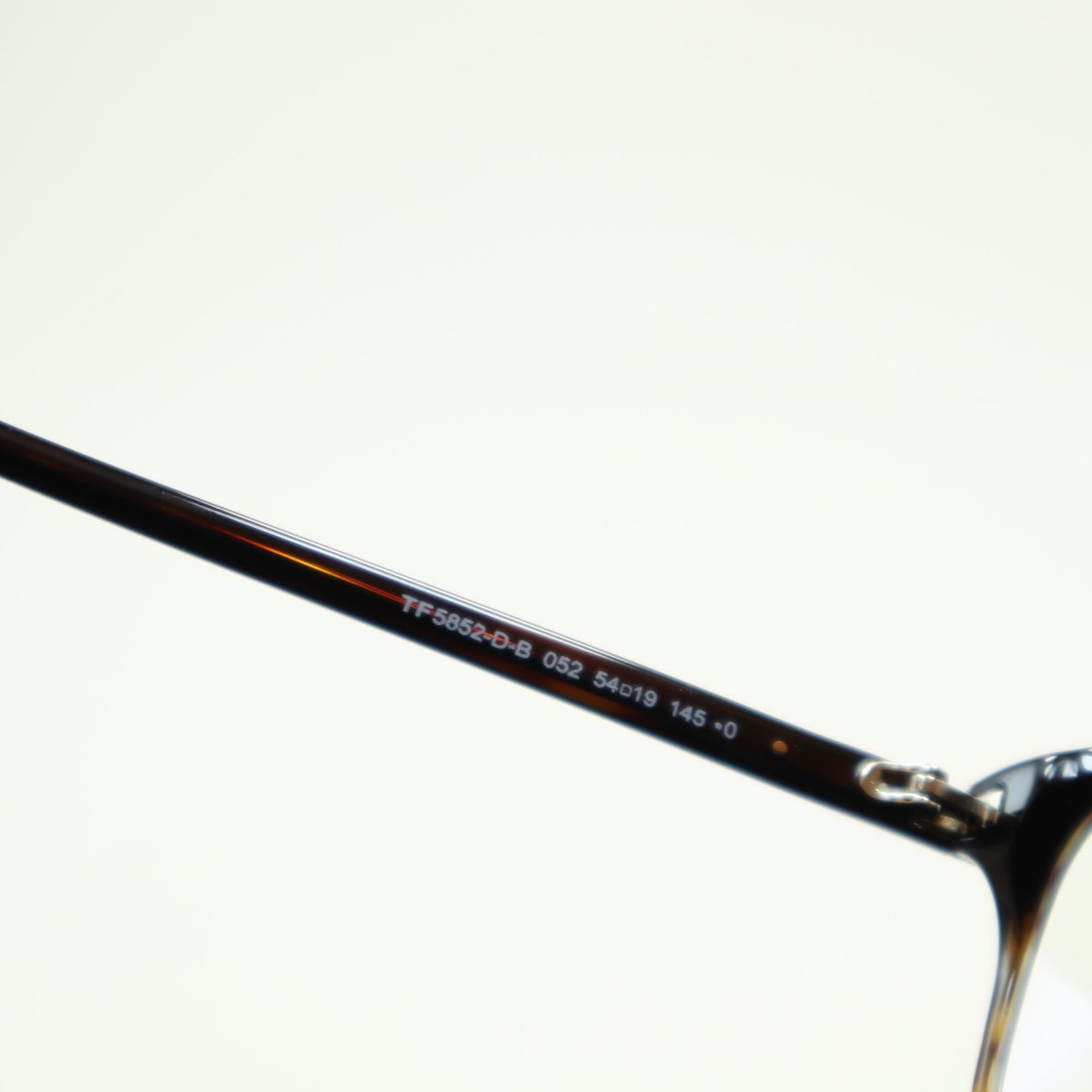 TOM FORD トムフォード TF5852-D-B 052 | メガネのクギミヤ