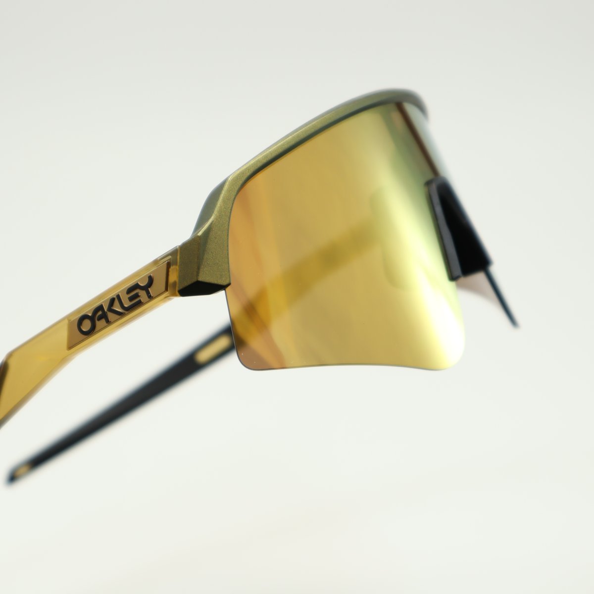 OAKLEY オークリー SUTRO LITE SWEEP スートロライトスウィープ Brass Tax / Prizm 24k *OO9465- 2139 OAKLEY オークリー SUTRO LITE SWEEP スートロライトスウィープ Brass Tax / Prizm 24k *OO9465- 2139