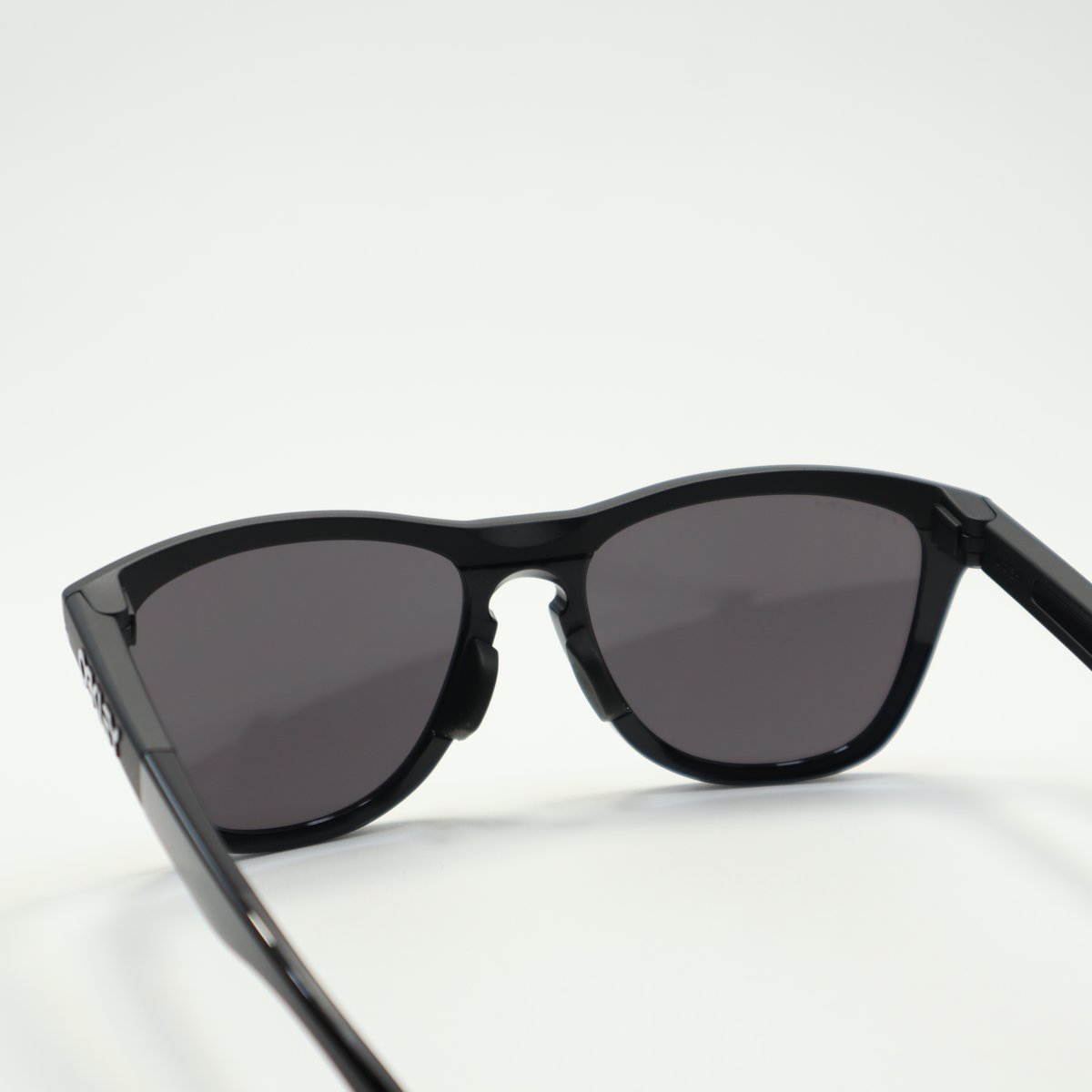 OAKLEY オークリー FROGSKINS RANGE フロッグスキンレンジ OAKLEY オークリー FROGSKINS RANGE フロッグスキンレンジ