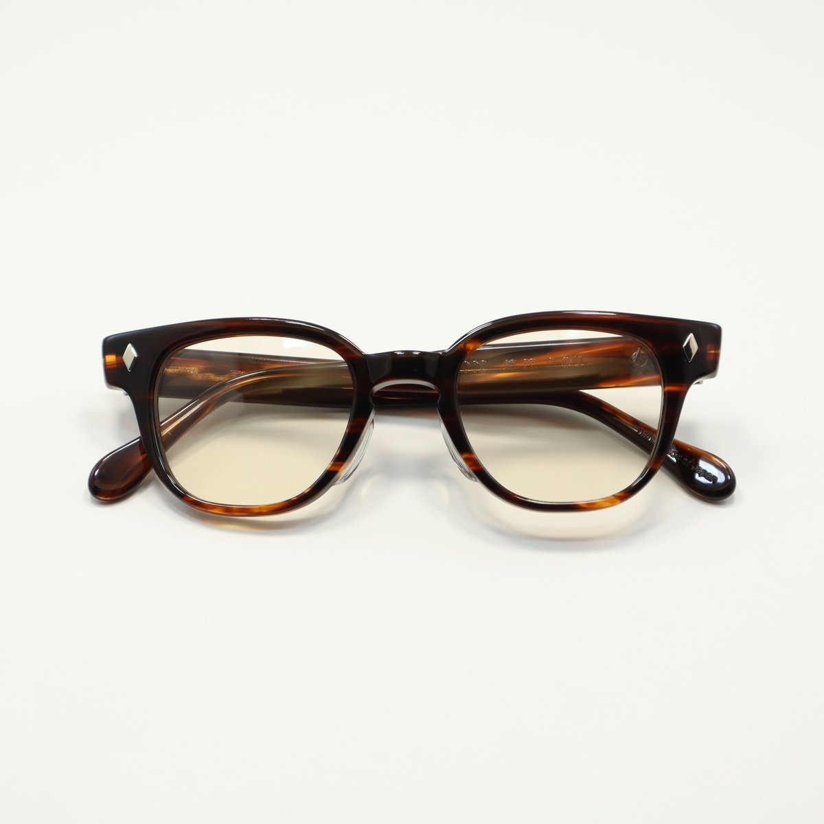 tart optical blyan44サイズでコンパクトです