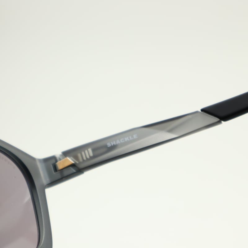 OAKLEY (オークリー) Shackle (シャックル) Matte grey smoke