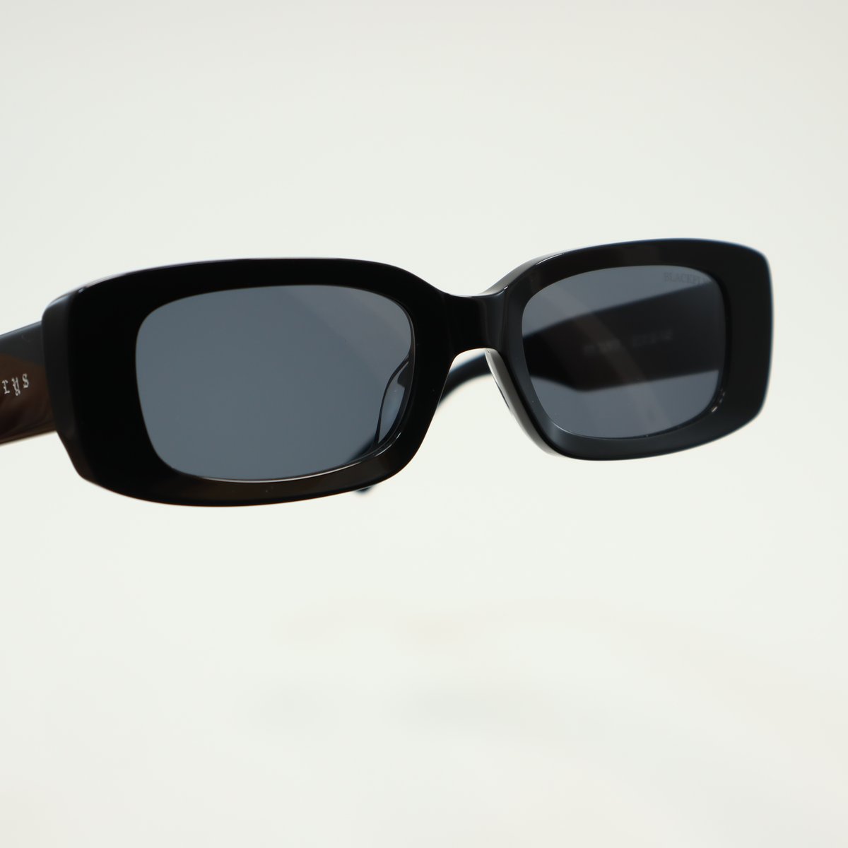 BLACKFLYS FLY DOVIE サングラス ブラック 箱あり BLACK FLYS