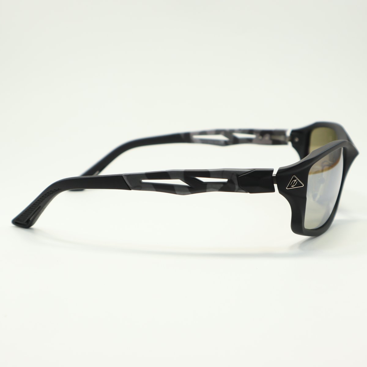 Zeque by ZEAL OPTICS (ゼクーバイジールオプティクス) STELTH Zeque by ZEAL OPTICS (ゼクーバイジールオプティクス) STELTH