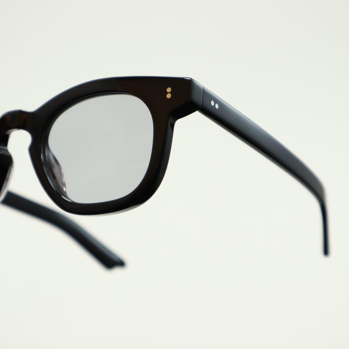 few by NEW. サングラス F6/46 c-1 ブラック Few by NEW. フューバイニュー / F6/46 c-1 Black | メガネのクギミヤ