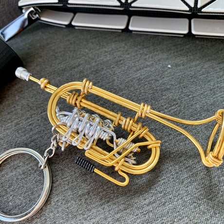 楽器ワイヤーキーホルダー -ロータリートランペット｜音楽雑貨