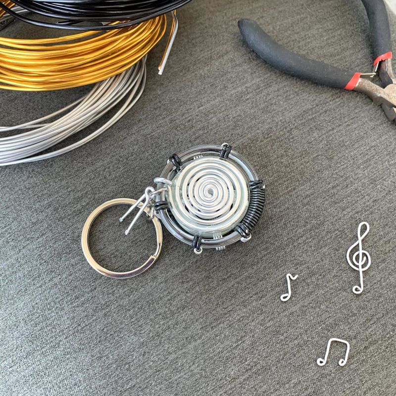 楽器ワイヤーキーホルダー -スネアドラム｜音楽雑貨 | Some Music