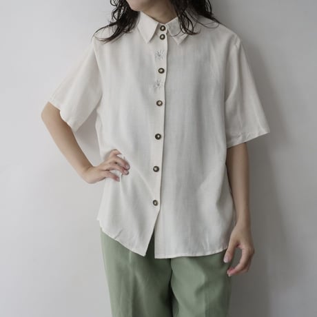 ladies' Tyrolean embroidery blouse
