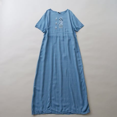 embroidery　dress