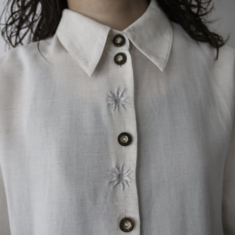 ladies' Tyrolean embroidery blouse