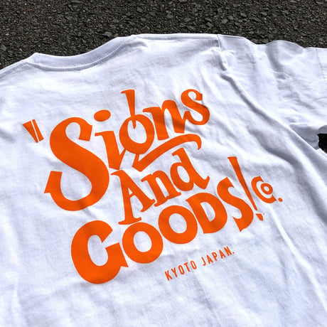 SIGNS & GOODS! Co. LETTER LOGO Tee.