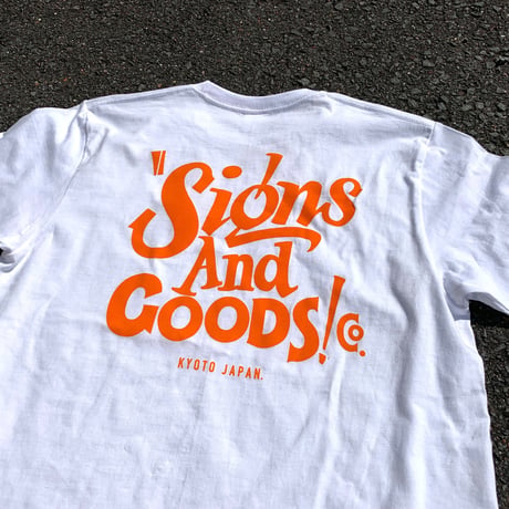 SIGNS & GOODS! Co. LETTER LOGO Tee.