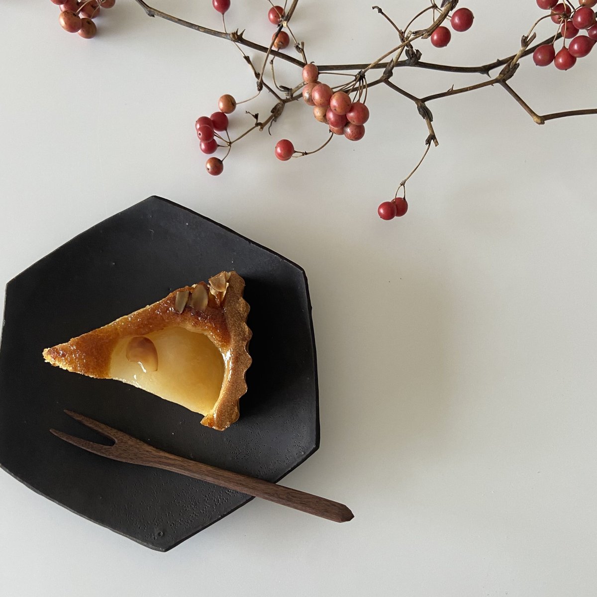 鎌倉彫　村主匡左(すぐりきょうさ)作　蓋もの菓子入れ 鎌倉彫 村主匡左(すぐりきょうさ)作 蓋もの菓子入れ 鎌倉彫 村主