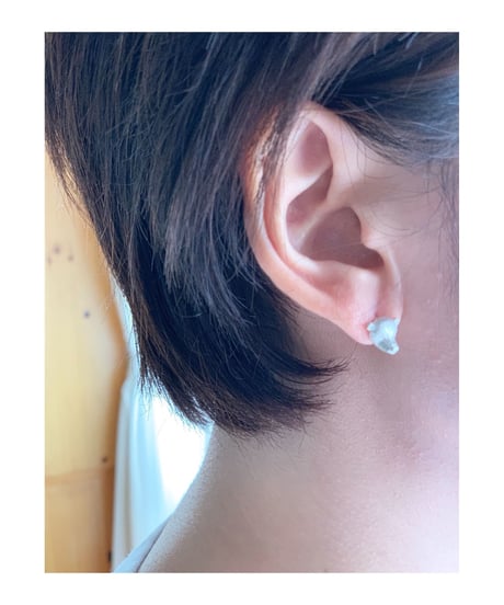 白くま片耳ピアス