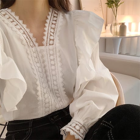 Lace V-neck Ruffled edge Loose and casual Bubble sleeve shirt cy001