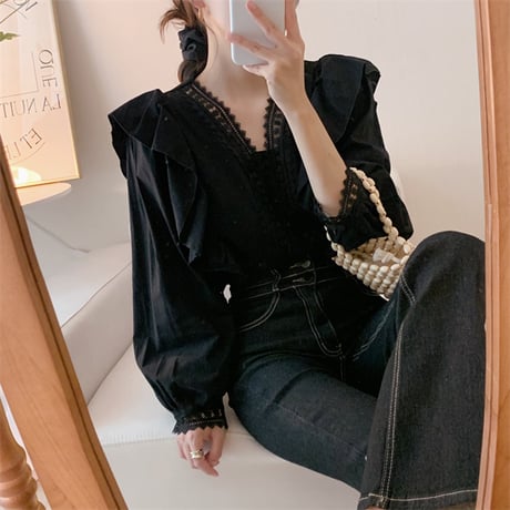 Lace V-neck Ruffled edge Loose and casual Bubble sleeve shirt cy001